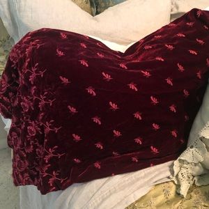Bella Notte raspberry velvet pillow cases.